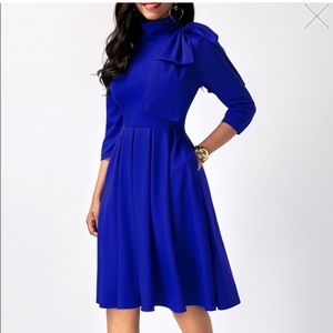 M Royal Blue dress with 3/4 sleeves w/shoulder bow. EUC